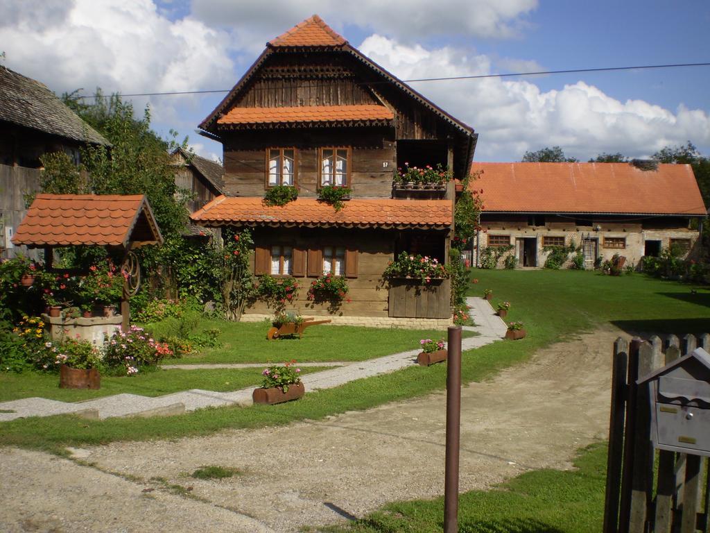 Apartments Iza Na Trem Čigoč Εξωτερικό φωτογραφία